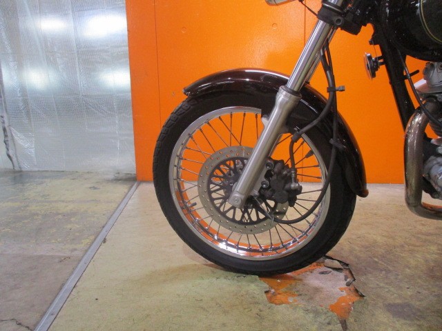 ホイールもこの通り状態グッド！フォークアウターまでもが綺麗なこの一台がこの価格は他店追従不可能価格！